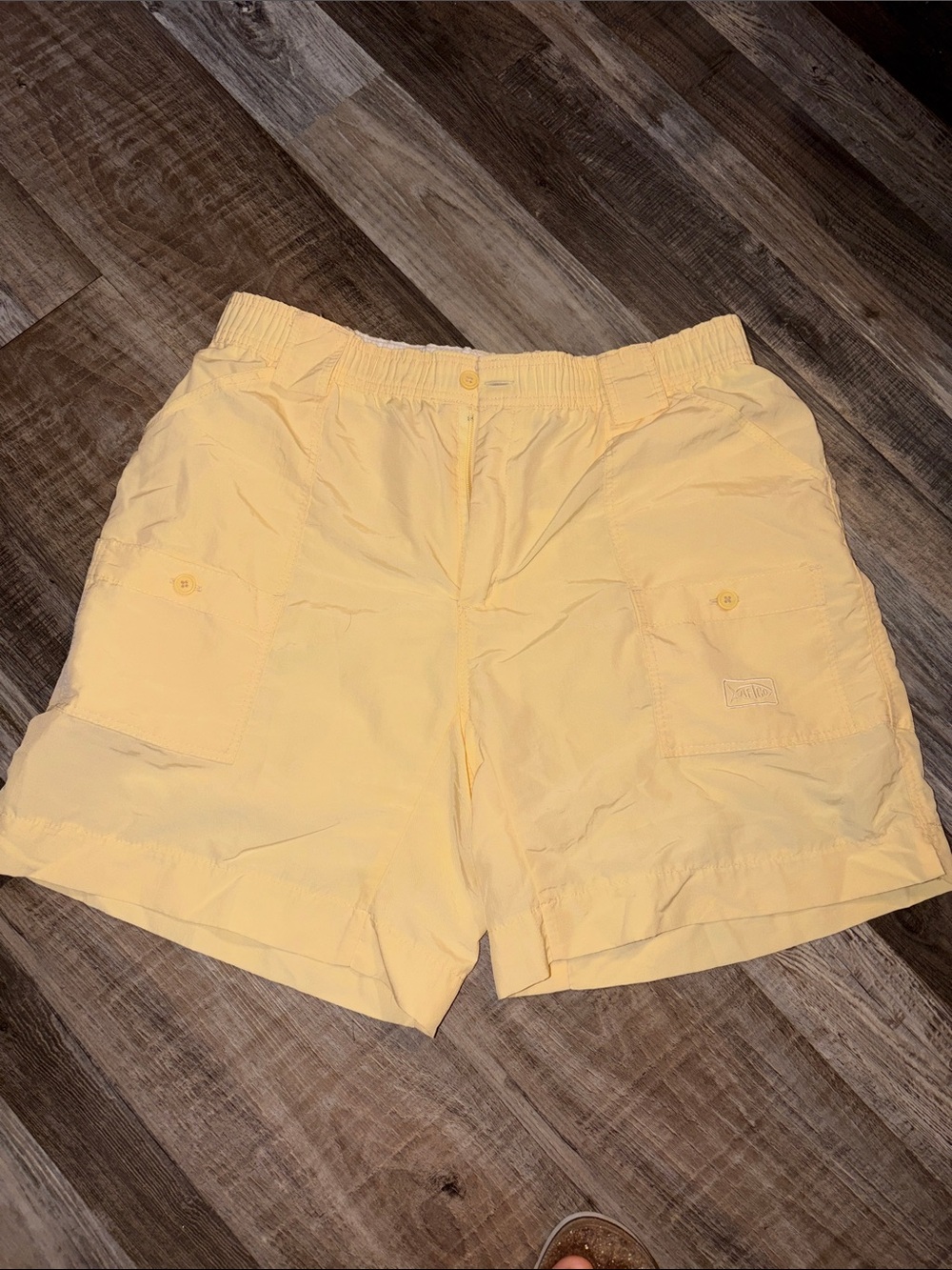 AFTCO Men's Pale Yellow Cargo Shorts with Elastic Waist